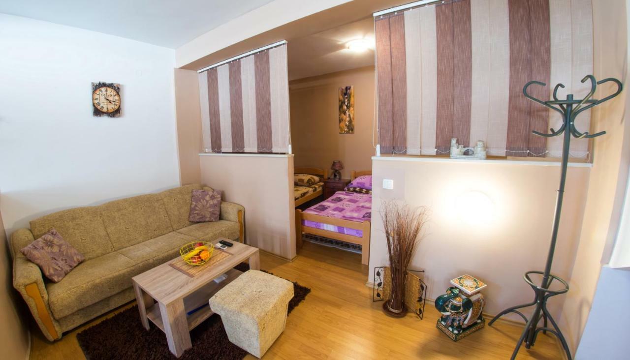 מוסטר Apartment Elegant מראה חיצוני תמונה