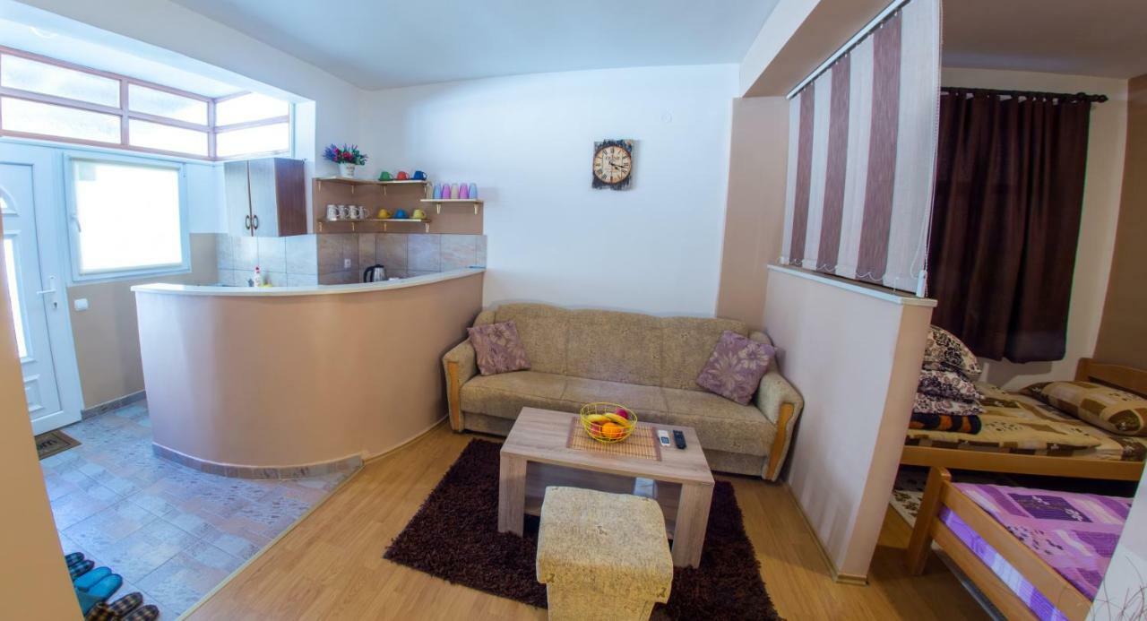 מוסטר Apartment Elegant מראה חיצוני תמונה