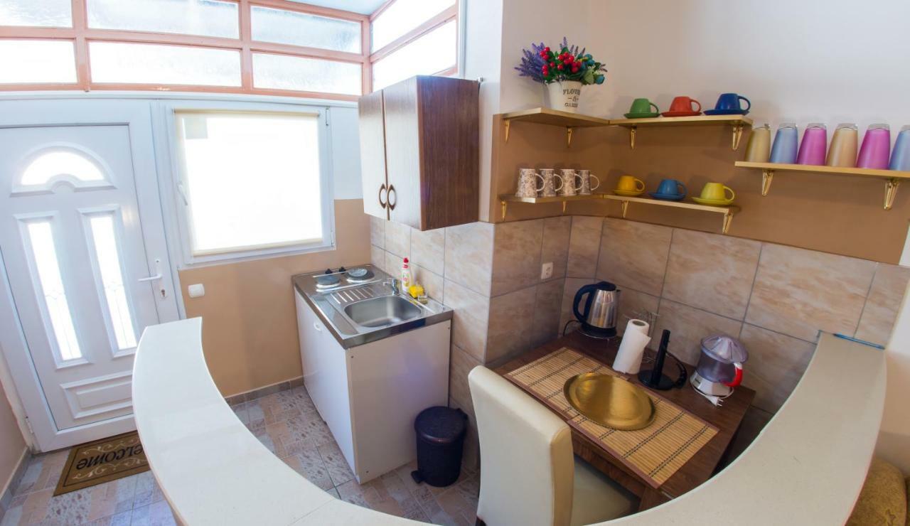 מוסטר Apartment Elegant מראה חיצוני תמונה